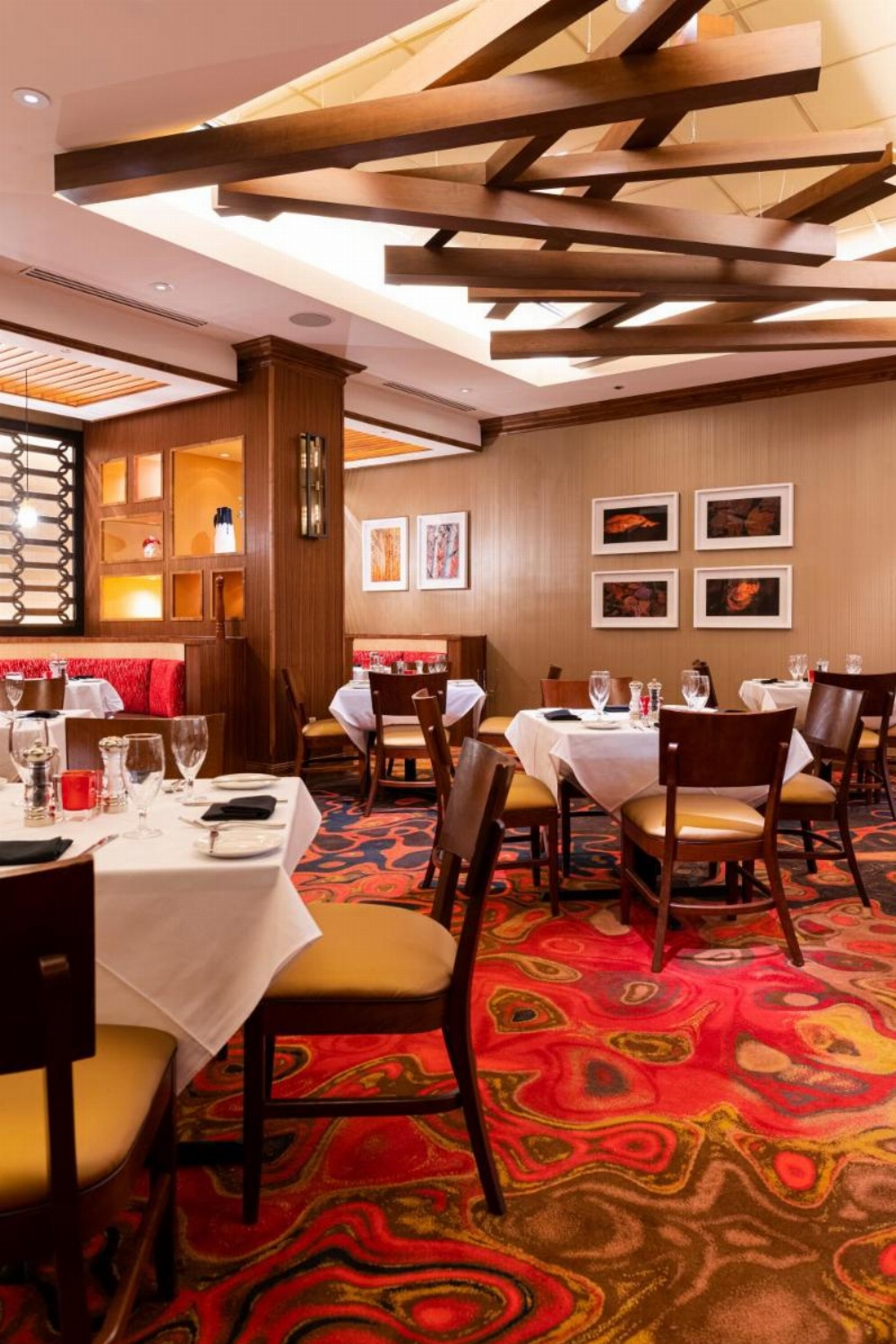 Horseshoe Black Hawk